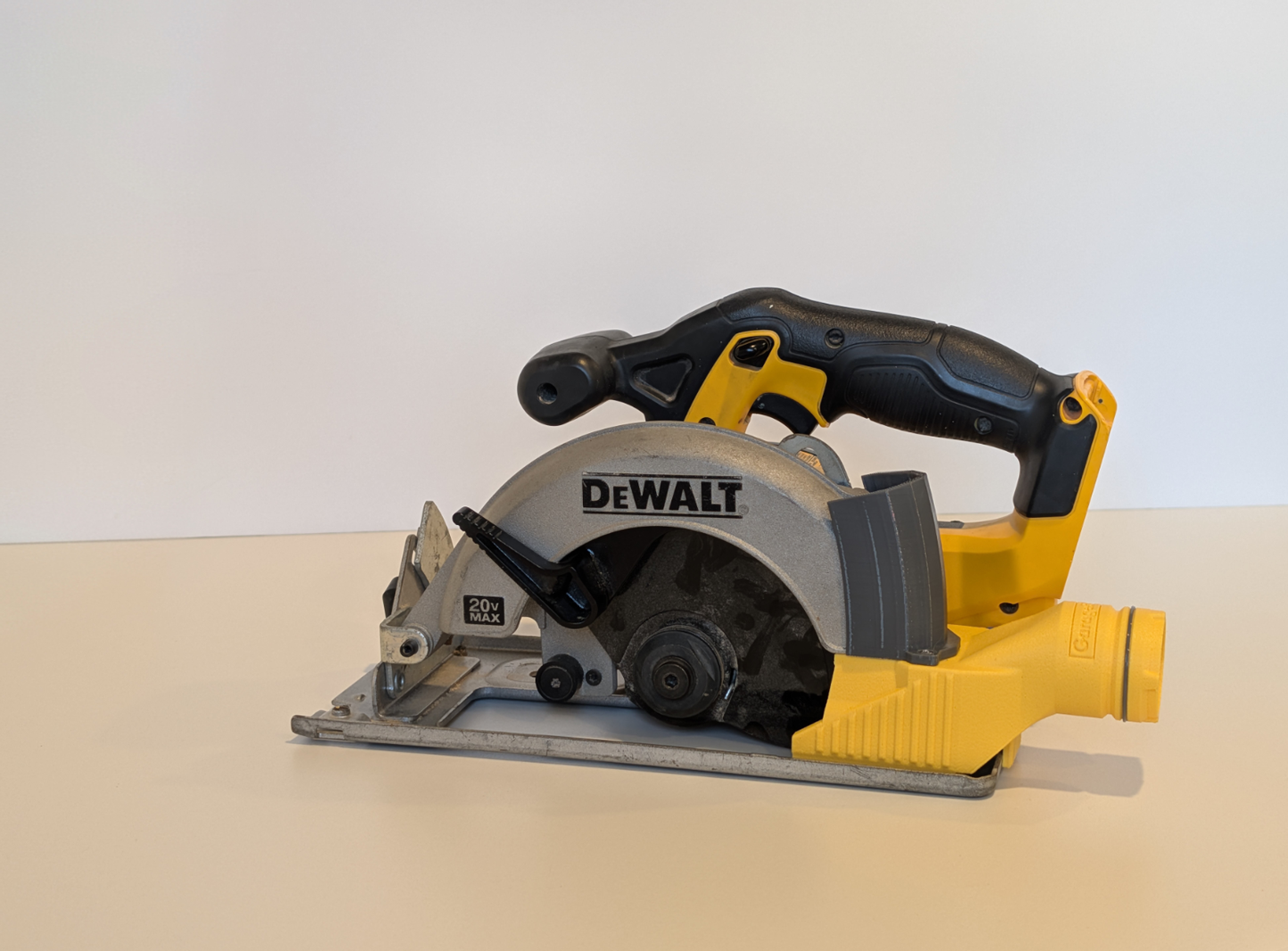 Vacuum Adapter for DeWALT DCS393 20v Circular Saw (Airlock Compatible)